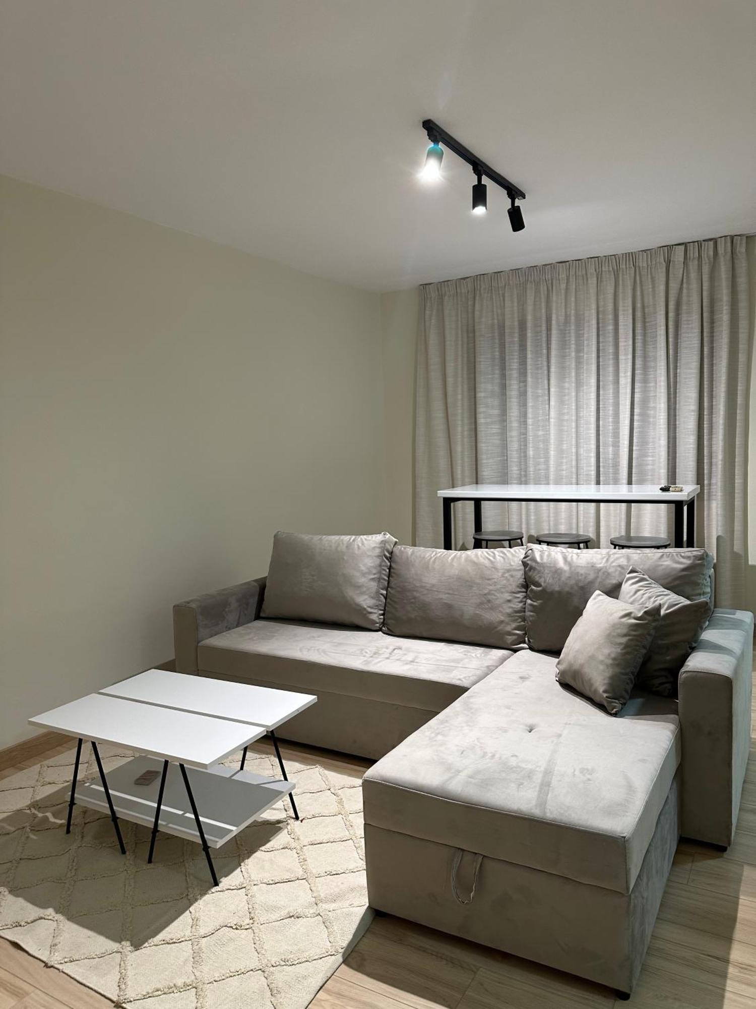 White Apartment, In The Center Of Tirana Buitenkant foto