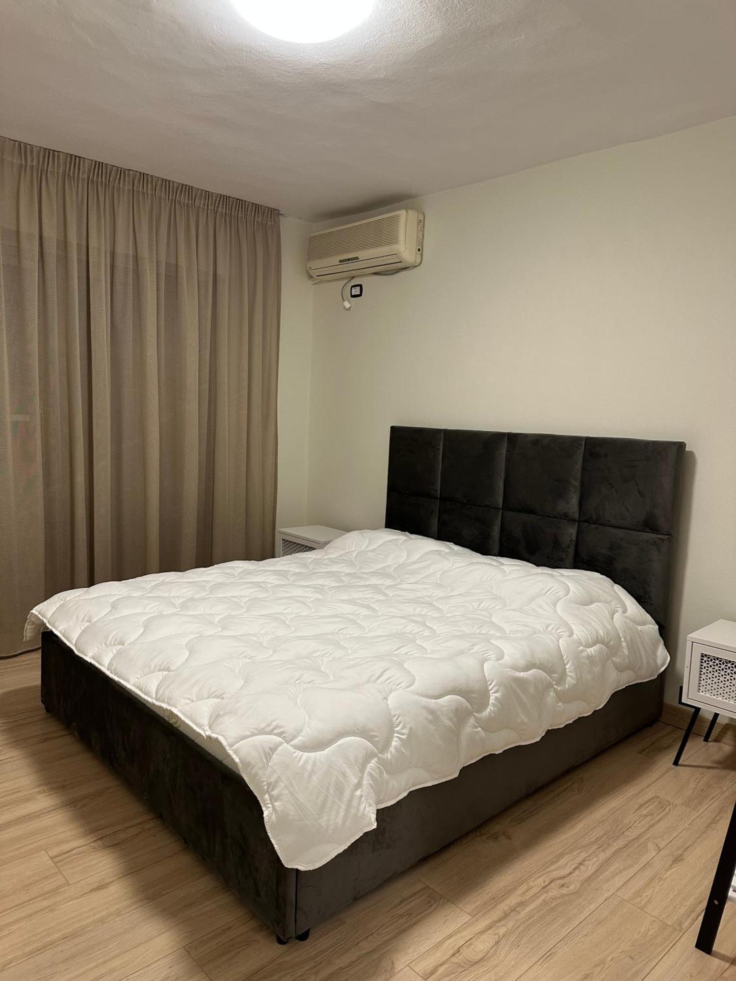 White Apartment, In The Center Of Tirana Buitenkant foto